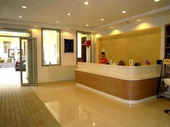 Juranzhijia Business Hotel Жинан Екстериор снимка